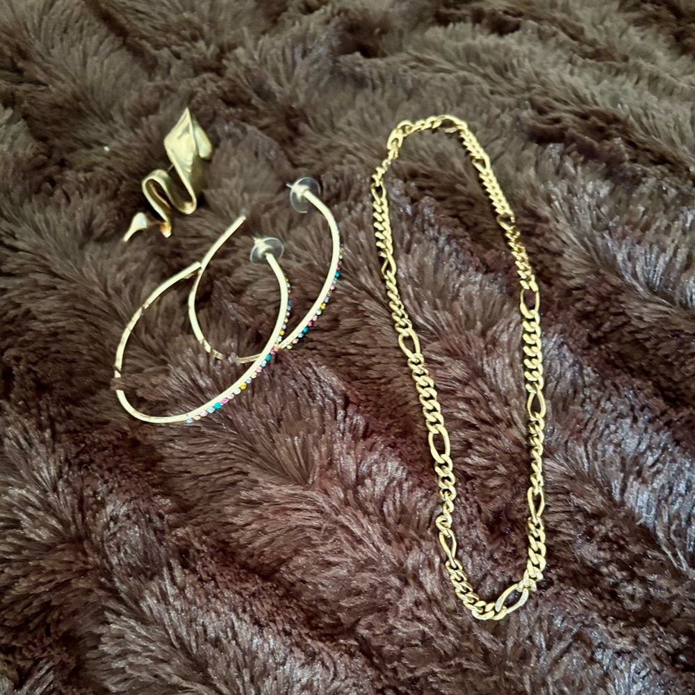 Bundle of Earrings and necklace.